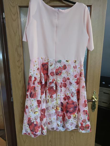 Spoločné šaty, 50