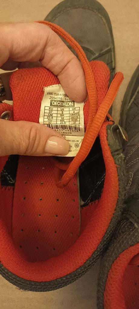 Turistické topánky, 37