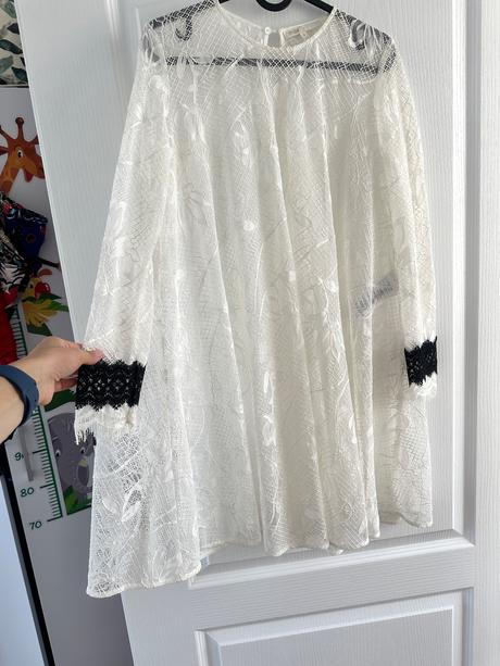 Čipkované šaty od francúzskej značky maje, s