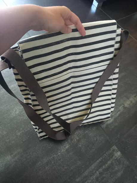 Kvalitna nadcasova kabelka s kozenym popruhom, 