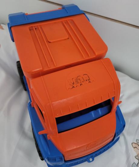 Lena truxx smetiarske auto, 