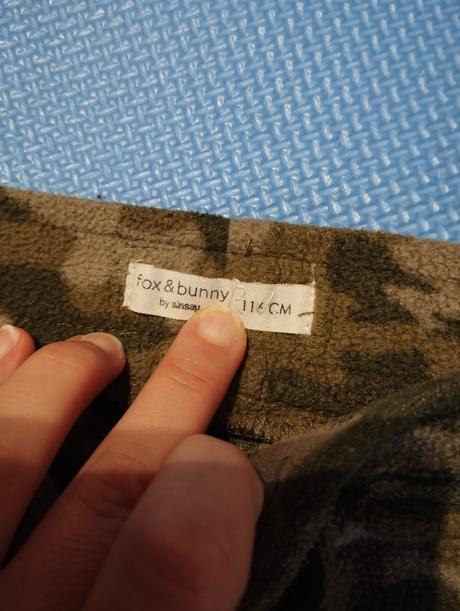 Tepláky hrubšie maskáčové, sinsay,110