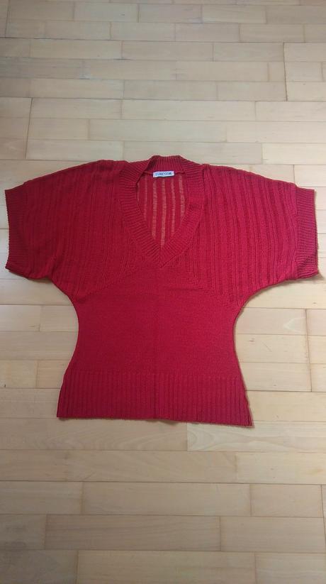 Pulóvrik zvýrazňujúci postavu, funky diva,m