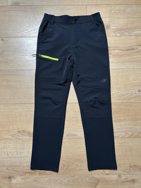 Tenké športové nohavice 4f -146, 146