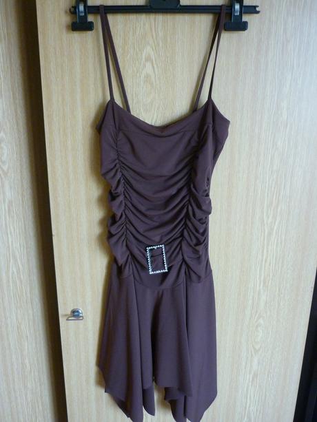 Šaty na ramienka, s