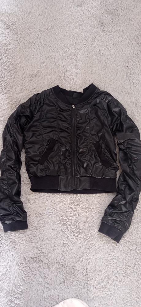 Jarná bundička, 146