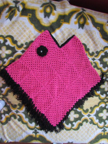 Hackovane ponco malinove, 152