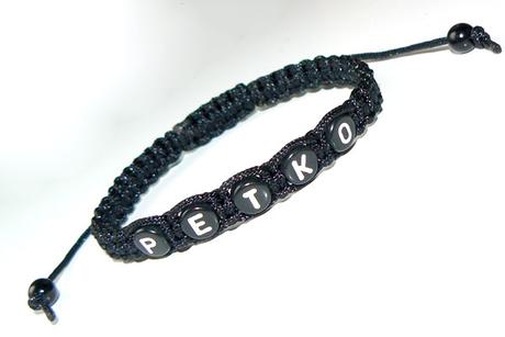 Náramky s  menami  alebo iniciálami, 