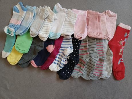 Balík ponožiek cca 23-27, 23