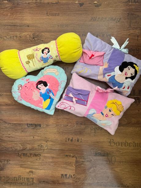 4ks vankúšov disney princezné,