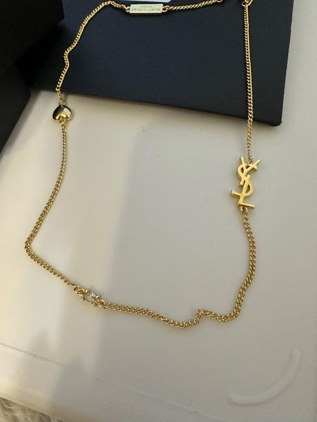 Novy nenoseny nahrdelnik na krk ysl, yves saint laurent