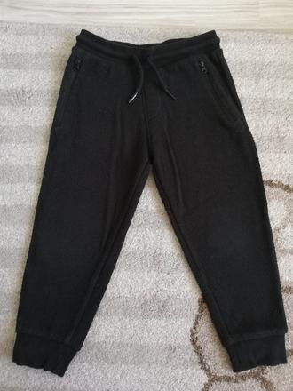 Čierne teplaky, reserved,116