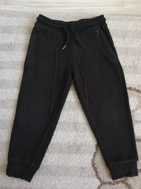 Čierne teplaky, reserved,116