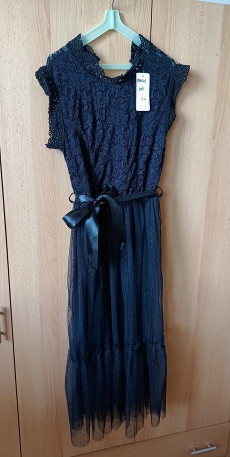 Šaty čierne s čipkou, s / xs