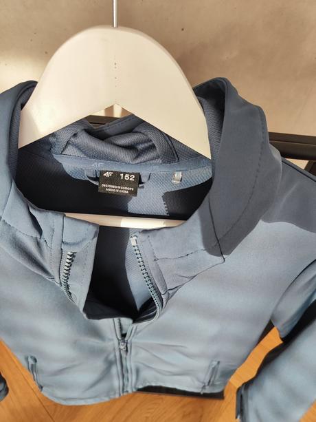 Prechodná bunda, 152