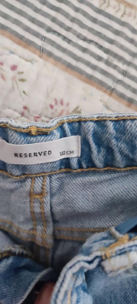 Dievčenské rifle, reserved,122