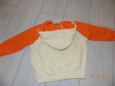 Mikina s kapucnu, 104