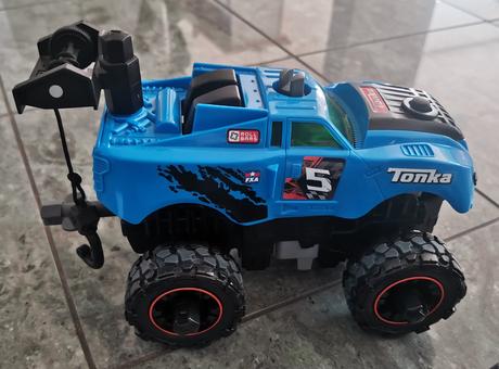 Hasbro tonka skladacie auto so zotrvačníkom,