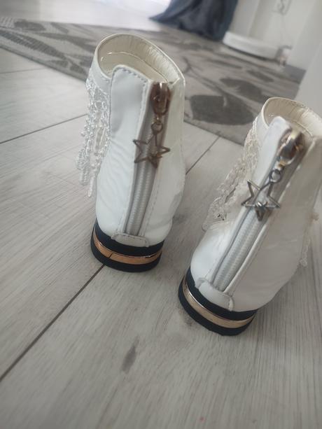 Krásne sandálky, 31