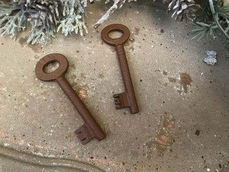 Kovové kľúče v hrdzavom odtieni 2 ks ( sada ), 