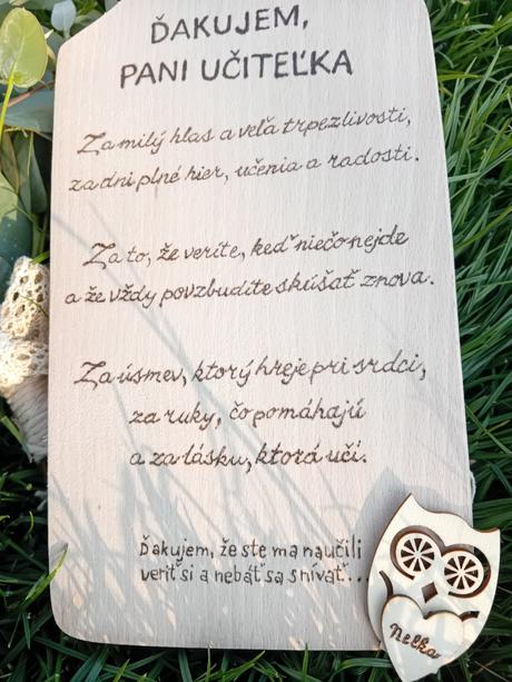 Vyznanie, báseň na doske, 