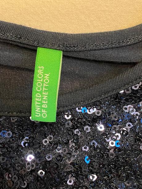 Trblietavé šaty, benetton,134