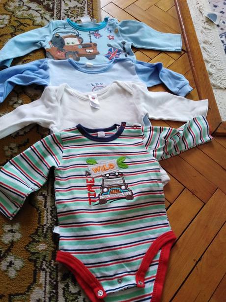 Body detské 4 ks v balení velk. 74, 74