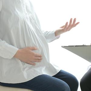 Akú úlohu má dula, keď je pri pôrode aj partner?