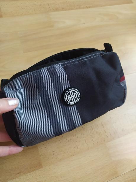 1x použitý batoh + rovnaký peračník grátis,