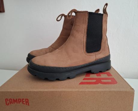 Dievcenske čižmy, camper,31