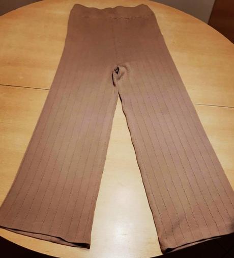 Predám elegantné dámske nohavice veľ. s-m, m