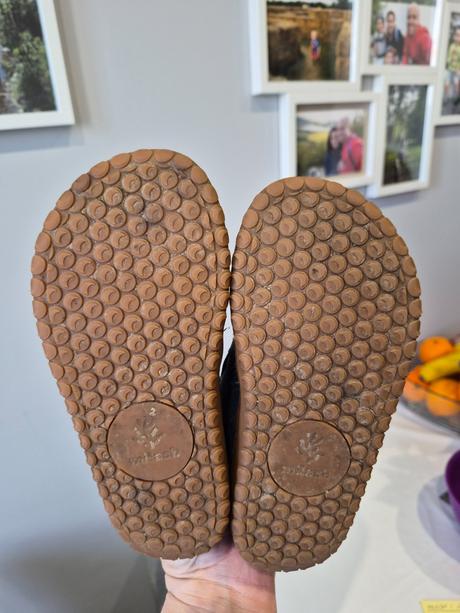 Milash c. 28 celorocky barefoot, 28