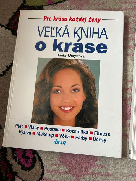 2 ks knižiek o kráse,
