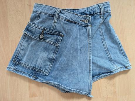 Kraťasy so sukňou, s