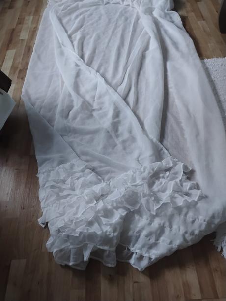 Krasna volanova zaclona, 