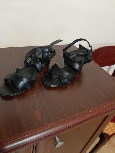 Čierne kožené sandále č. 40, 40