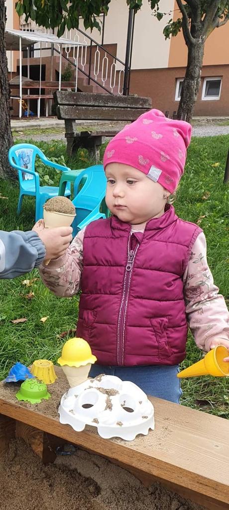 Vesta v.92 s.oliver + čiapočka rada v.46-48, s.oliver,92