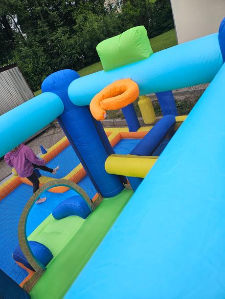 Skákací hrad zábavné centrum, 