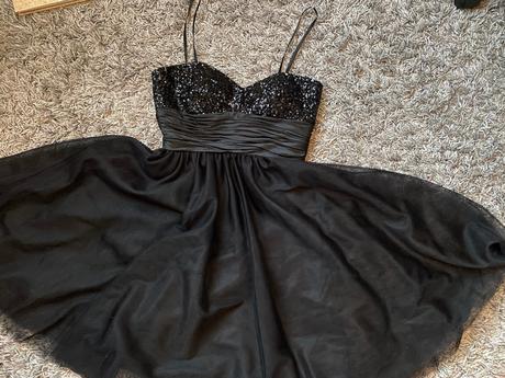 Spoločenské šaty, 34