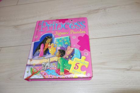 Knizka puzzle v anglictine, 