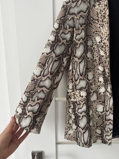 Sako s hadím vzorom, camaieu,38