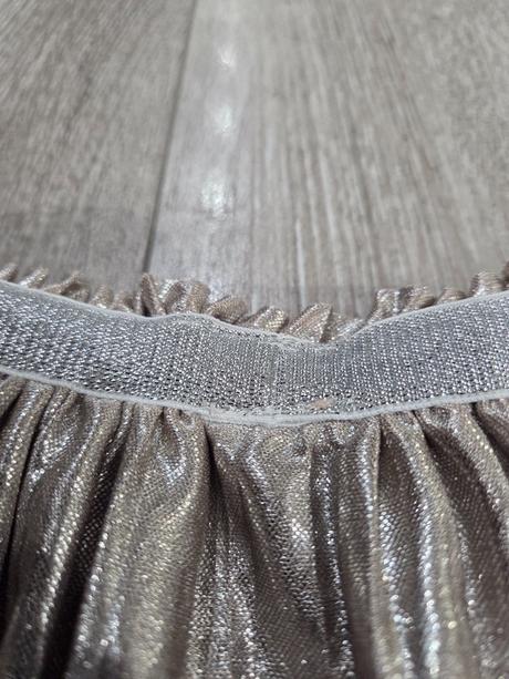 Sukňa strieborná, 122