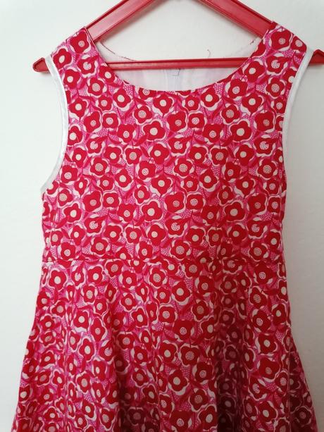 Balik 10ks kvalitnych siat pre 6-7rocnu paradnicu, 122–134