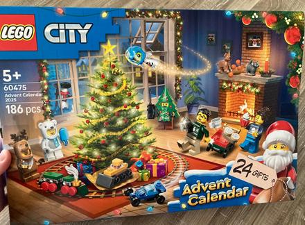 Lego city adventný kalendár 60475,