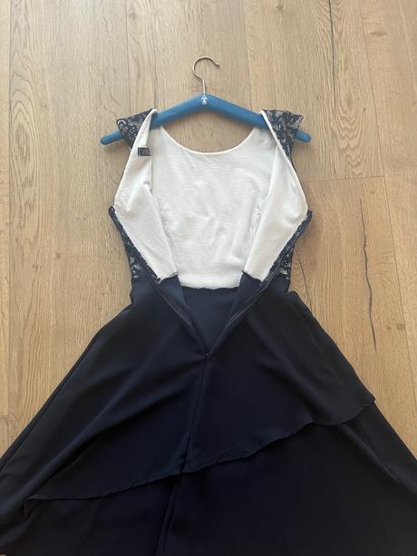 Tmavomodre šaty s bolerom, 36