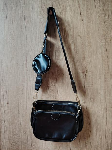 Čierna trojkabelka, 