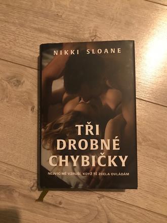 Kniha nikki sloane tri drobné chybičky,