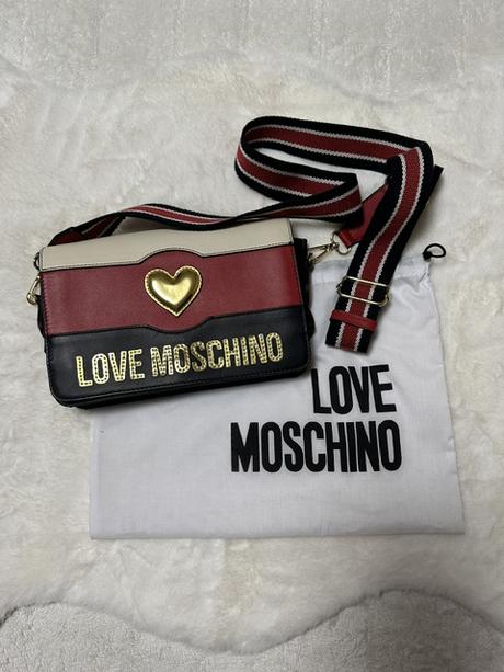 Kožená crossbody kabelka zn. love moschino, love moschino