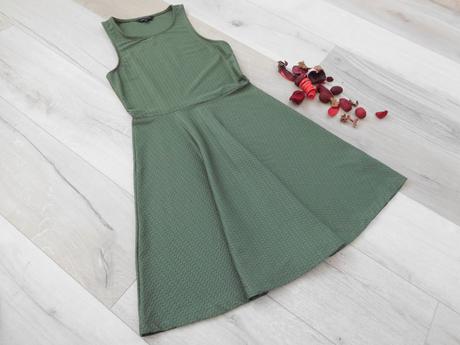 New look šaty zelené elastické-36v,, new look,36