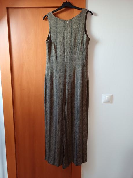 Spoločenské šaty, 42